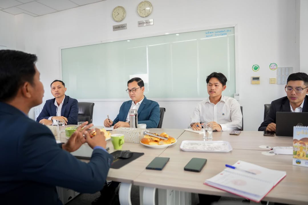 កិច្ចប្រជុំបច្ចេកទេសរវាងក្រសួងទេសចរណ៍ និងអង្គការស្វីសខន់ថាក់ ដើម្បីពិនិត្យមើលផែនការសកម្មភាពរៀបចំកម្មវិធីបដិសណ្ឋារកិច្ចកម្ពុជាបៃតង (Green HoKa)!