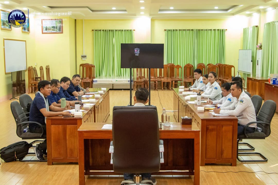 កិច្ចប្រជុំបូកសរុបលទ្ធផលការងារបណ្តុះបណ្តាលគម្រោងហូកា (HoKa) ឆ្នាំ២០២៥ លើកទិសដៅការងារឆ្នាំ២០២៦ និងត្រួតពិនិត្យសម្ភារៈប្រើប្រាស់ក្នុងកម្មវិធីបណ្តុះបណ្តាលបដិសណ្ឋារកិច្ចរបស់មន្ទីរទេសចរណ៍ខេត្តរតនគិរី!