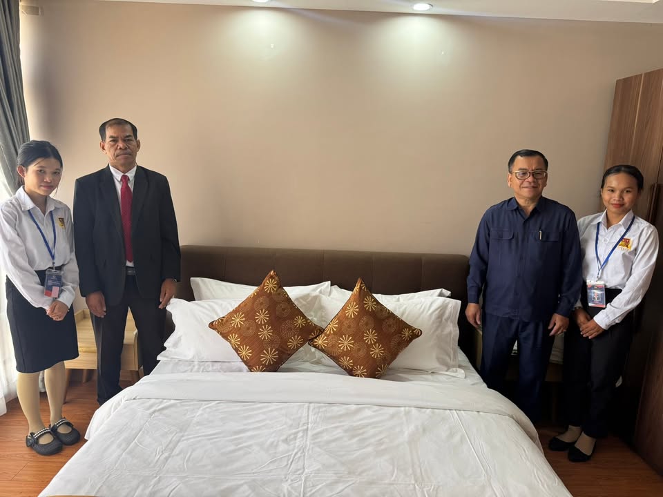 ក្រសួងទេសចរណ៍ចុះត្រួតពិនិត្យគុណភាពបណ្តុះបណ្តាល និងដំណើរការធ្វើតេស្តសមត្ថភាពបញ្ចប់ការសិក្សាថ្នាក់សញ្ញាបត្របច្ចេកទេស និងវិជ្ជាជីវៈ ៣ ជំនាន់ទី ៧ ឆ្នាំសិក្សា ២០២៤-២០២៥ របស់សាលាទេសចរណ៍ និងបដិសណ្ឋារកិច្ច វី